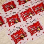 Lotte Choco Pies attached to cute wedding favour cards