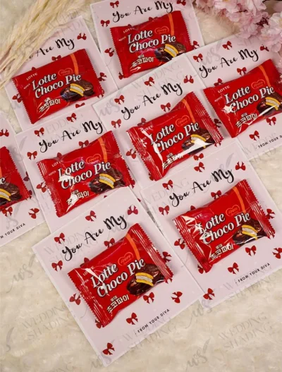 Lotte Choco Pies attached to cute wedding favour cards