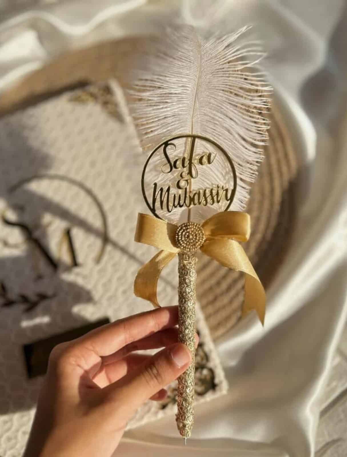 The Feather Wedding Pen: Classic Heritage Choice