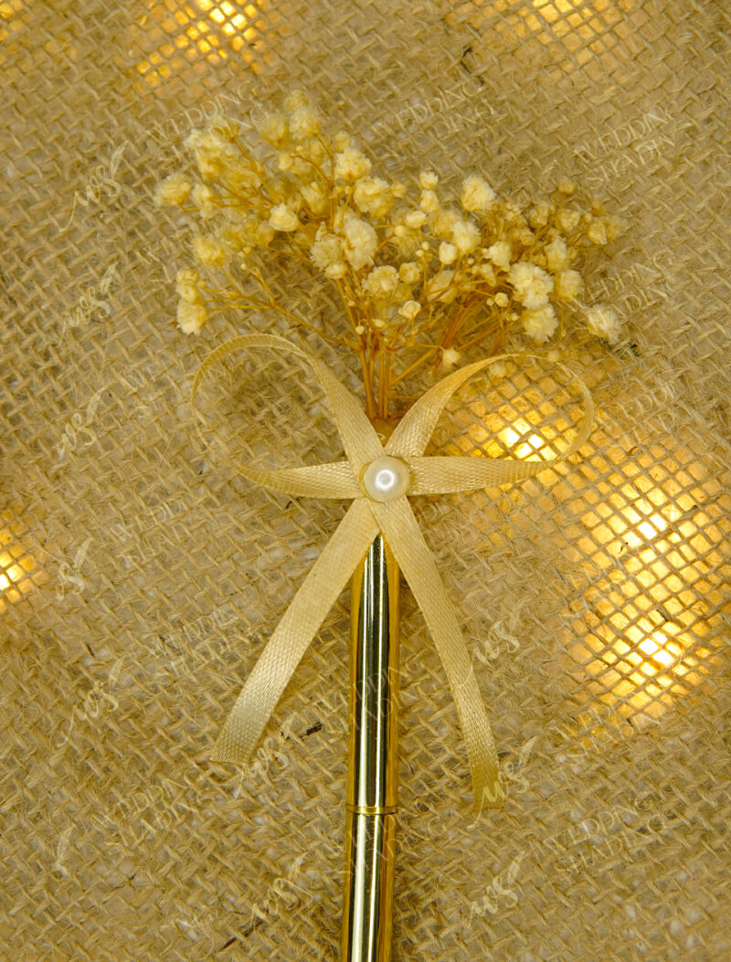 Beautiful delicate dried baby's breath floral centerpiece