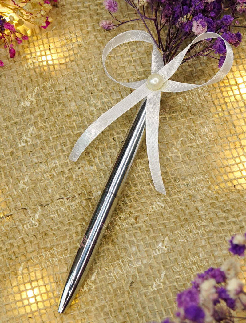 Clean highly reflective pure silver metallic pen barrel